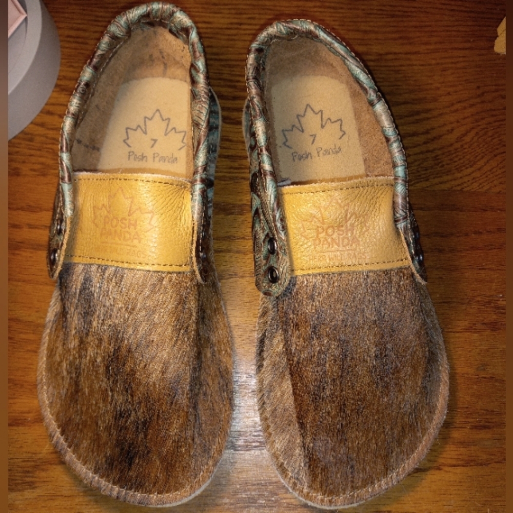 Posh Panda Herr Wild Rags Hampton Style hair on hide barefoot shoes size 7.